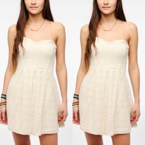 Pins & Needles Womens Dress Cream Strapless Lined Size 4 - Picture 1 of 5